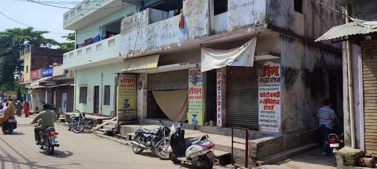 مندر کے پاس کے علاقے میں بنی دکانیں۔ (فوٹو: اسپیشل ارینجمنٹ)