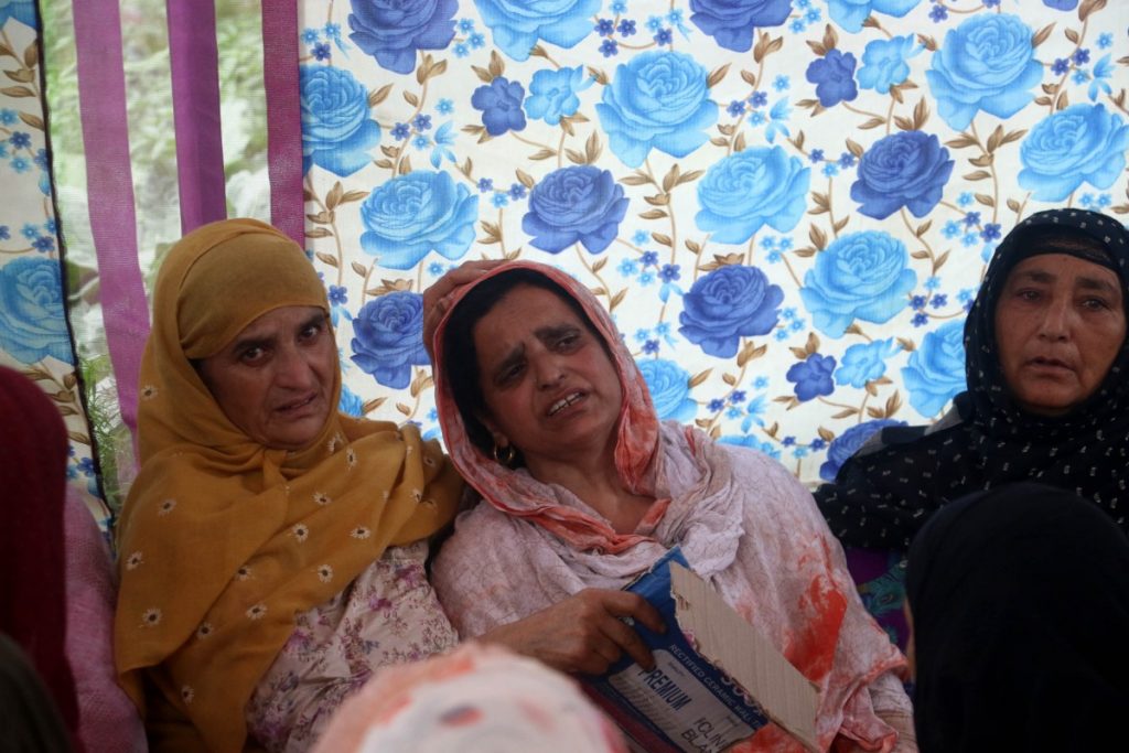 عمران قیوم کی ماں۔ (فوٹو: منیب الاسلام)