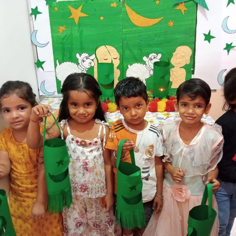 کچھ کے اکشرم انٹرنیشنل اسکول میں عید کی تقریب۔ (تصویر: اسپیشل ارینجمنٹ)