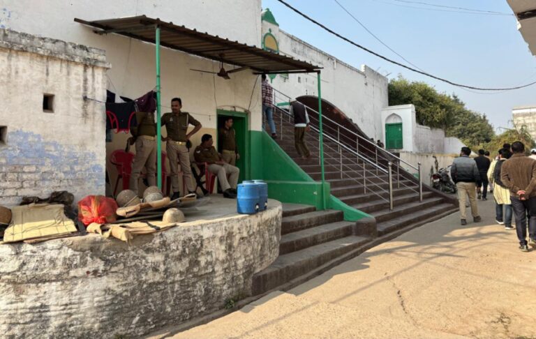 جامع مسجد سے متصل کنواں جسے ضلع انتظامیہ 'دھرنی وراہ کوپ' کہتی ہے۔
